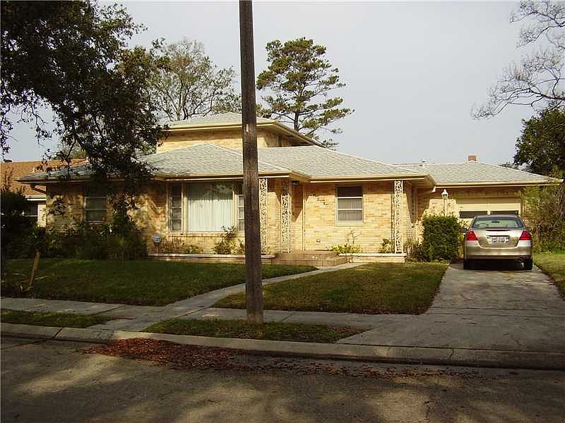 1st image of 489 Amethyst St