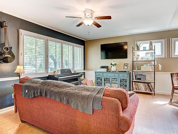 4th image of 5379 Crescent Dr