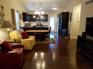 7 Misty Ln, Bloomington, IL 61705