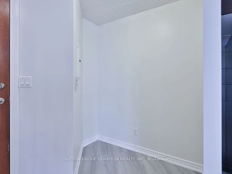 310 Burnhamthorpe Rd W #1602 — Photo 11