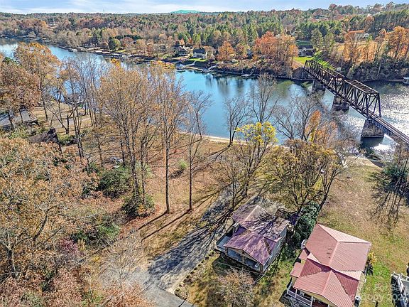 4th image of 4479 Driftwood Dr