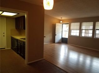 902 E Meadowmere Ln, Austin, TX 78758