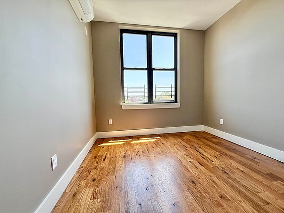 3rd image of 462 E 29th St #2A