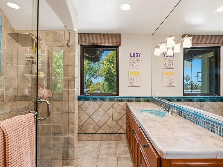 1668 Crest Dr — Photo 30