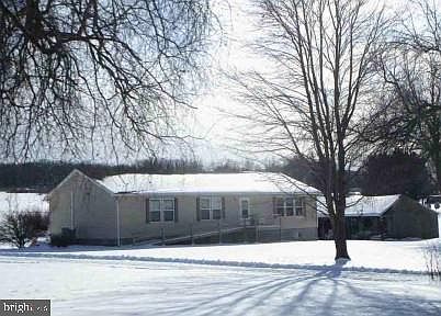 2nd image of 512 Cross Roads Ln