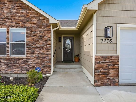 5th image of 7202 Crown Crest Ave