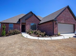 801 SW Vangough Rd, Bentonville, AR 72712