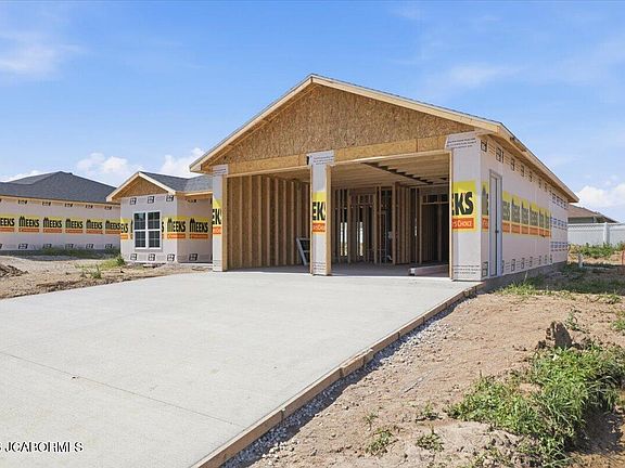 2nd image of 511 Songbird Ln