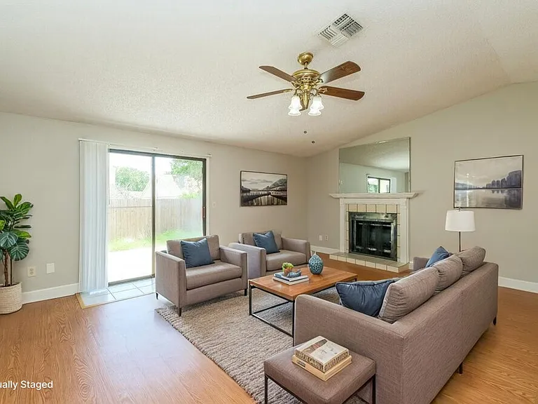 7511 Breezewood Ct — Photo 4