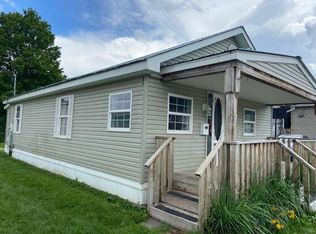 275 7th St, Rainelle, WV 25962