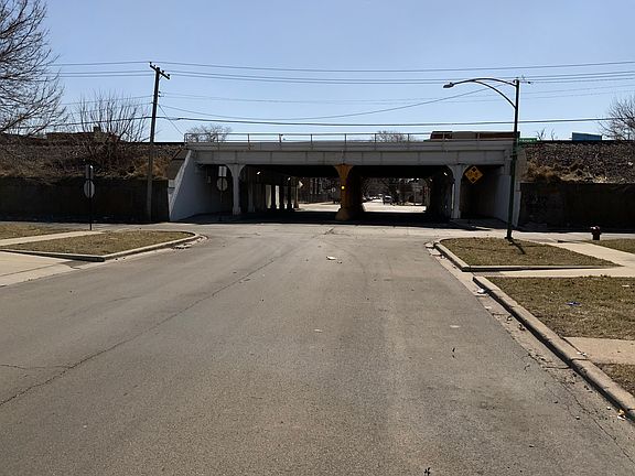 3rd image of 408 N Lockwood Ave