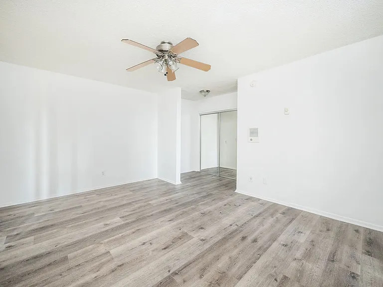 21736 Roscoe Blvd — Photo 25