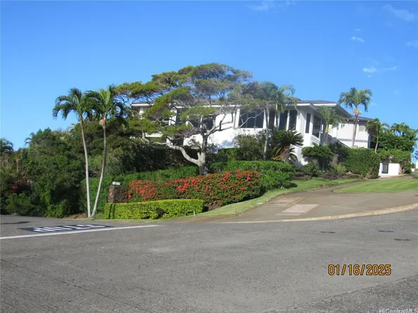 550 Puuikena Dr, Honolulu, HI 96821
