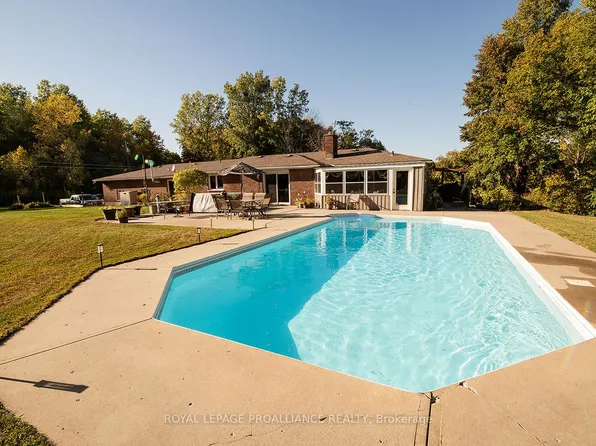 31 Nobes Rd, Quinte West, ON K0K 2C0