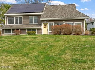 40 Meadow Ln, Albany, NY 12208