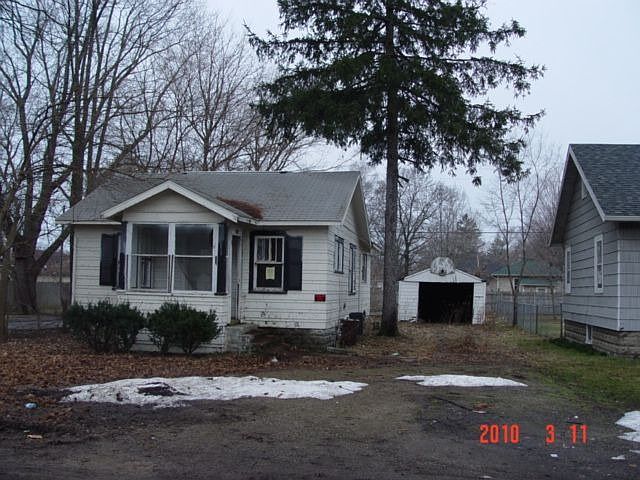 2nd image of 1358 Monroe St