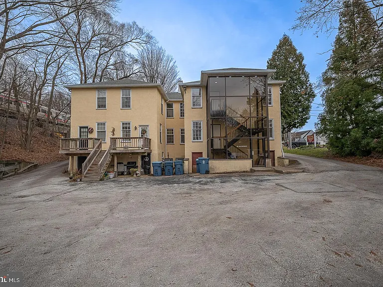 42 N Waterloo Rd #38 — Photo 27