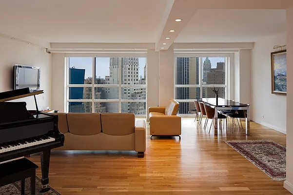Rented by Macklowe Management Co. Inc | media 1