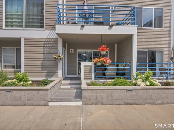 51 Harbour Close #51, New Haven, CT 06519