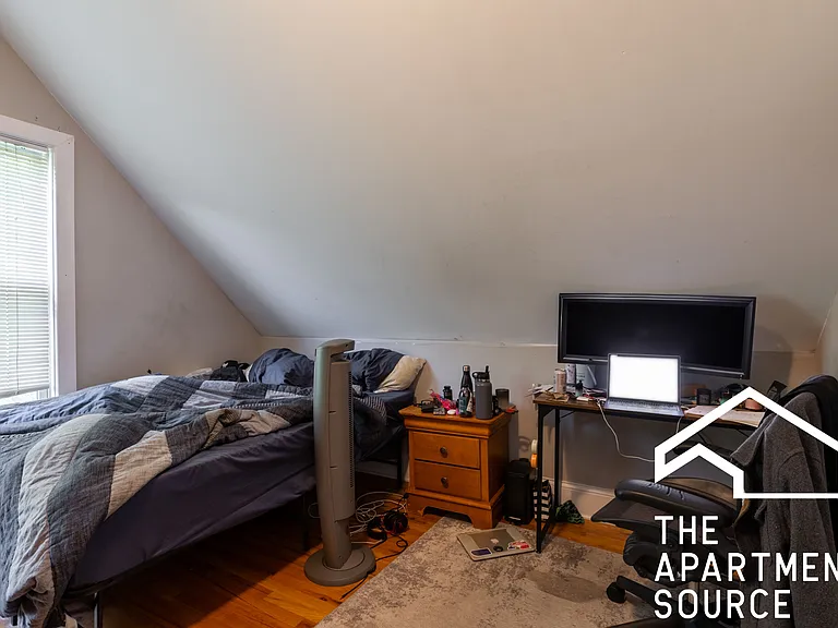 1314 W Roscoe St #2 — Photo 9
