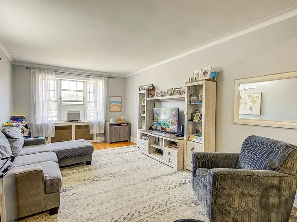 77-14 113th St #4G, Flushing, NY 11375
