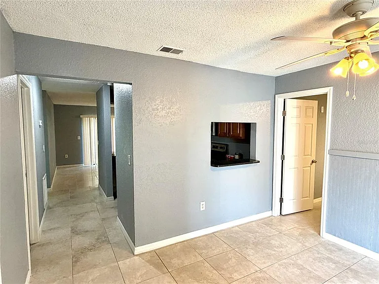 564 Breckenridge Vlg #106 — Photo 8