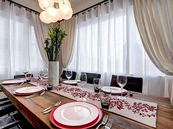 If you can't dine in restaurants at the moment, then this stunning room will make you feel like you are in a 5-STAR establishment!