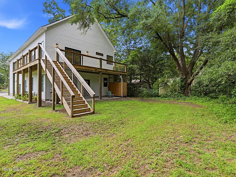 213 Myrtle Ave — Photo 53