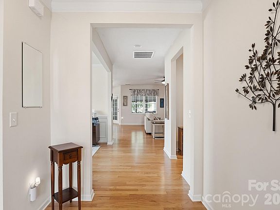 5th image of 4118 Perth Rd