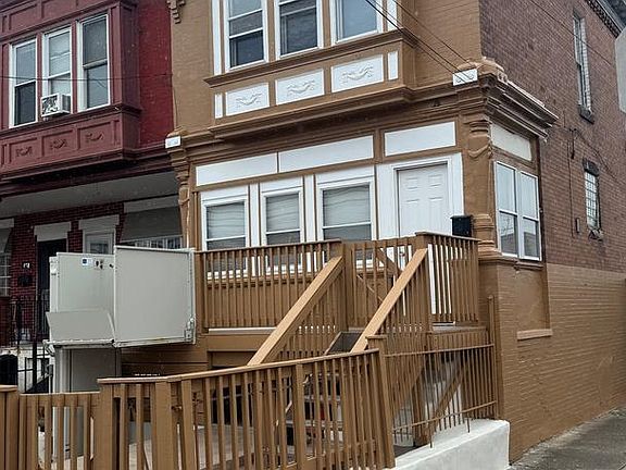 3rd image of 162 W Allegheny Ave