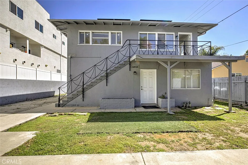 2 bed, 700 sqft, $2,800 — Photo 1