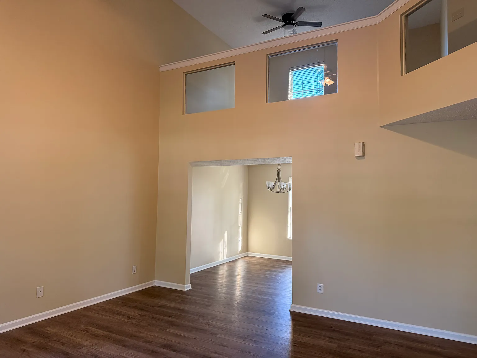 3 bed, 2.5 bath, 1738 sqft, $2,200 — Photo 4