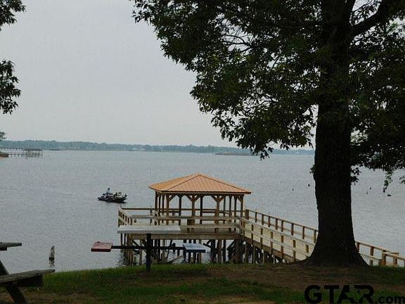 4th image of 550 Waterfront Row