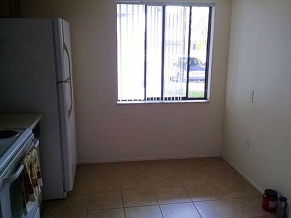 3rd image of 209 Martha Ln
