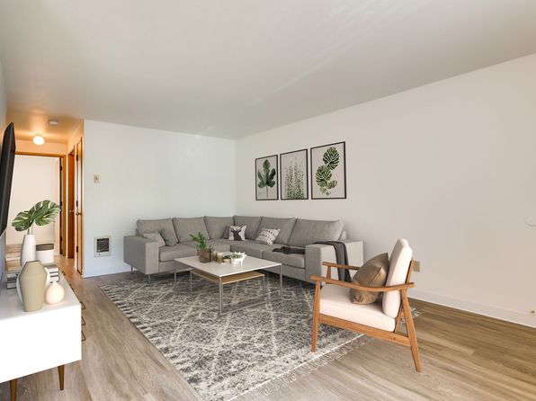 108 Village East Way SE #215