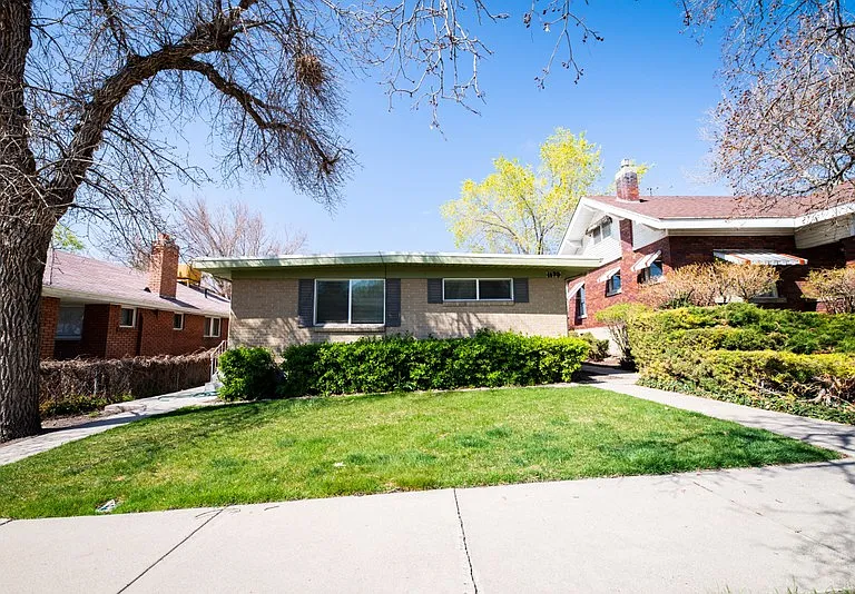 1179 E Blaine Ave #1 — Photo 1