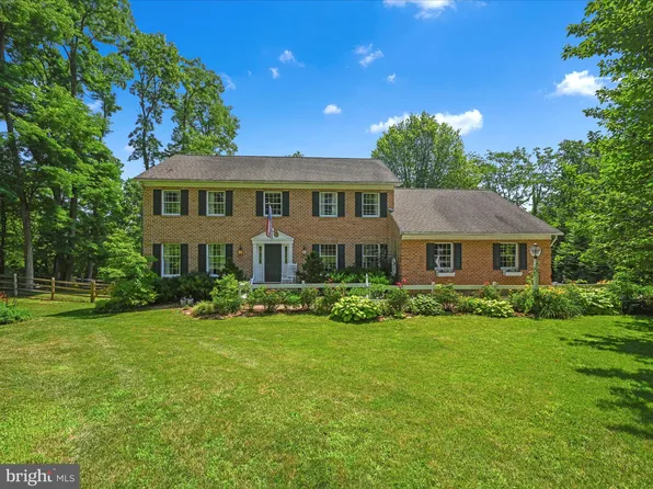 9 Deerfield Rd, Lancaster, PA 17603