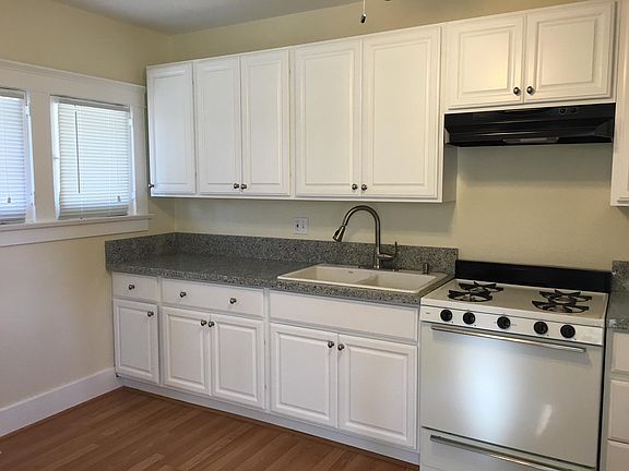 5th image of 256 N Grand St