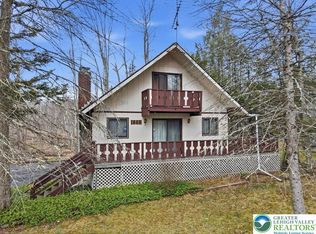 8252 Natures Dr, Tobyhanna, PA 18466
