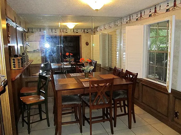 503 Lorie Ln — Photo 12