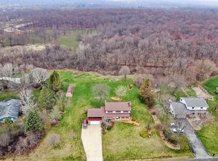 S37W22224 Crestview Dr, Waukesha, WI 53189