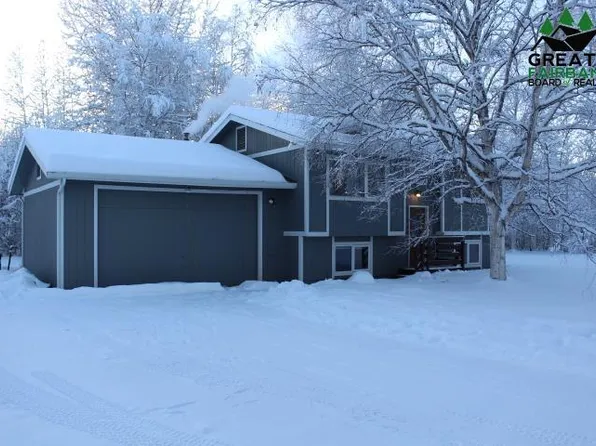 1685 Mustang Cir, North Pole, AK 99705