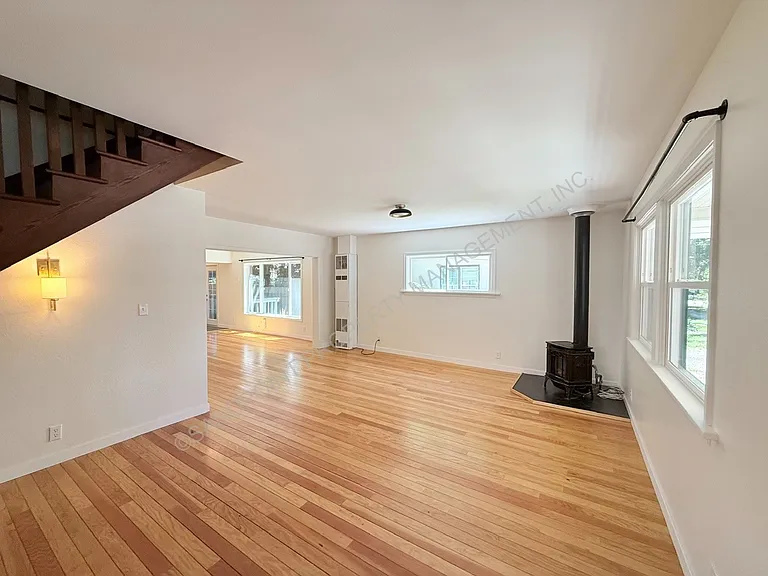 113 S 4th Ave — Photo 6