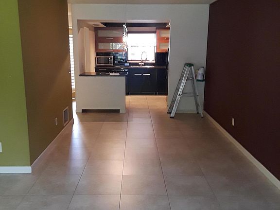 4th image of 1129 Harbour Point Dr