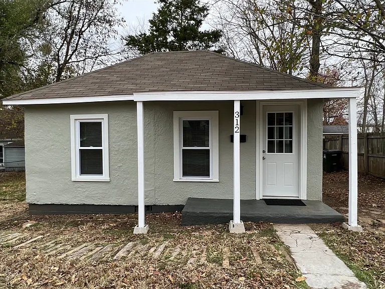 312 W Center St — Photo 1