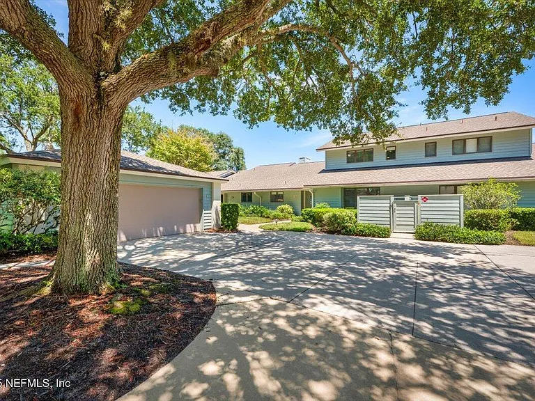 10 Little Bay Harbor Dr — Photo 1