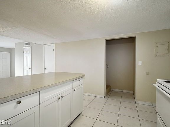 5th image of 1530 NE 151st Ter
