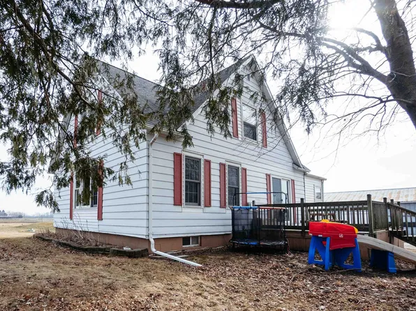 W7028 Cemetery Rd, Van Dyne, WI 54979