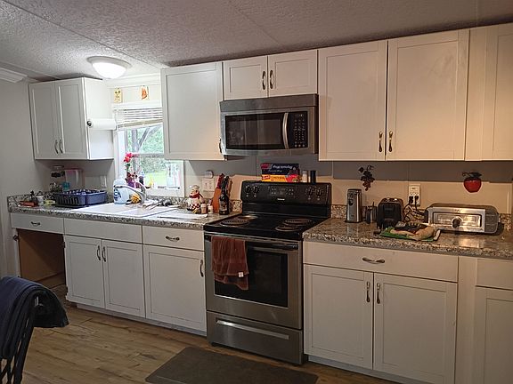 4th image of 4245 Melanie St