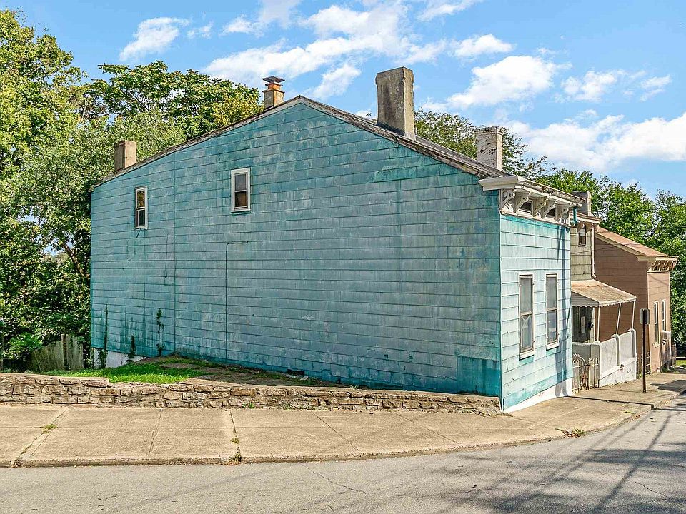 2nd image of 832 Crescent Ave